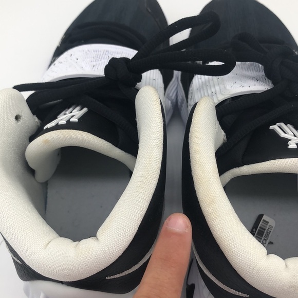 Nike Men's Kyrie 6 Team Basketball Shoes Black White CK5869-002 2020 9.5 - Picture 6 of 11